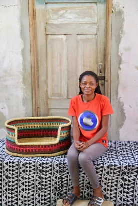 Dog Bed (Medium) by Vida Nyaabire