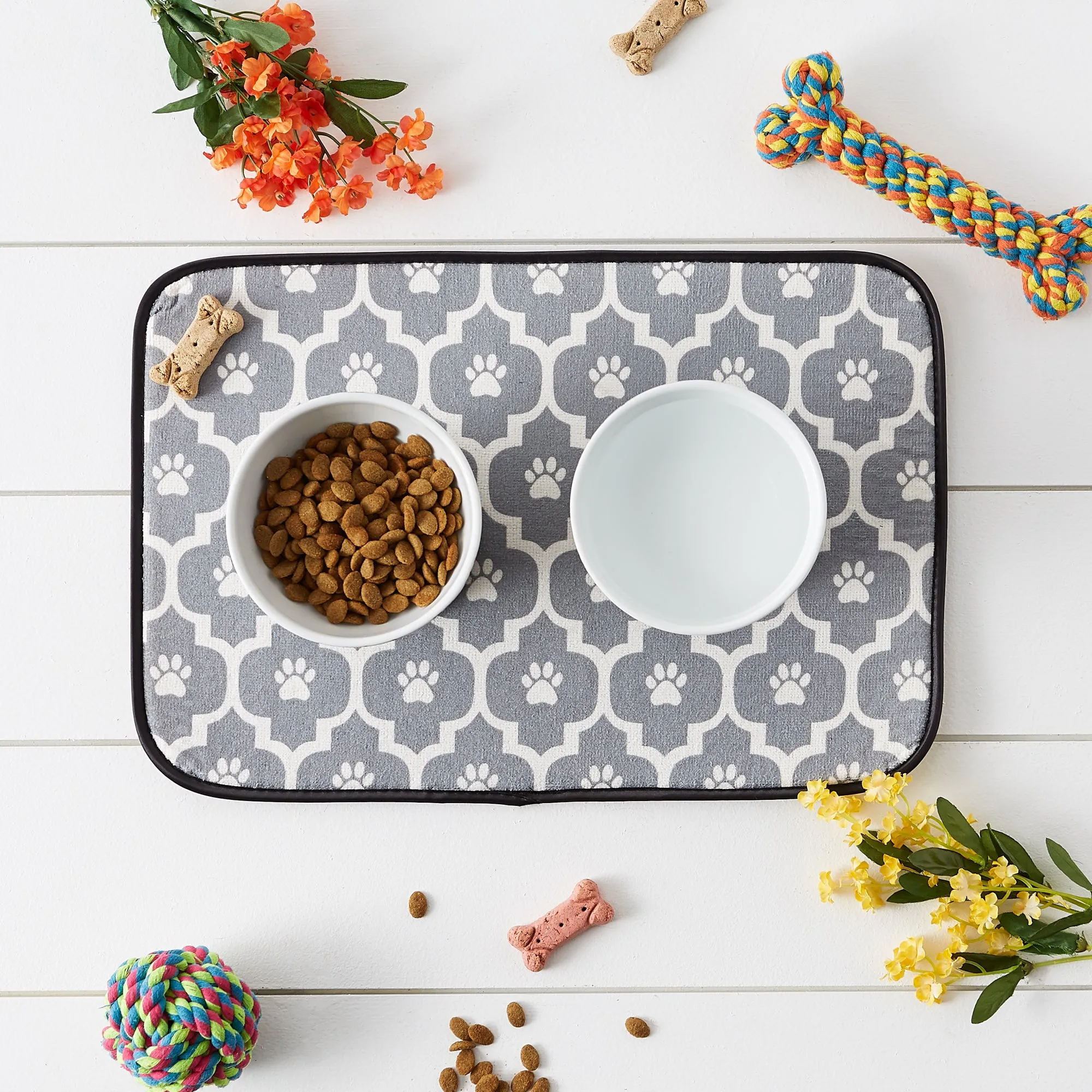 Gray/Off White Lattice Paw Pet Mat