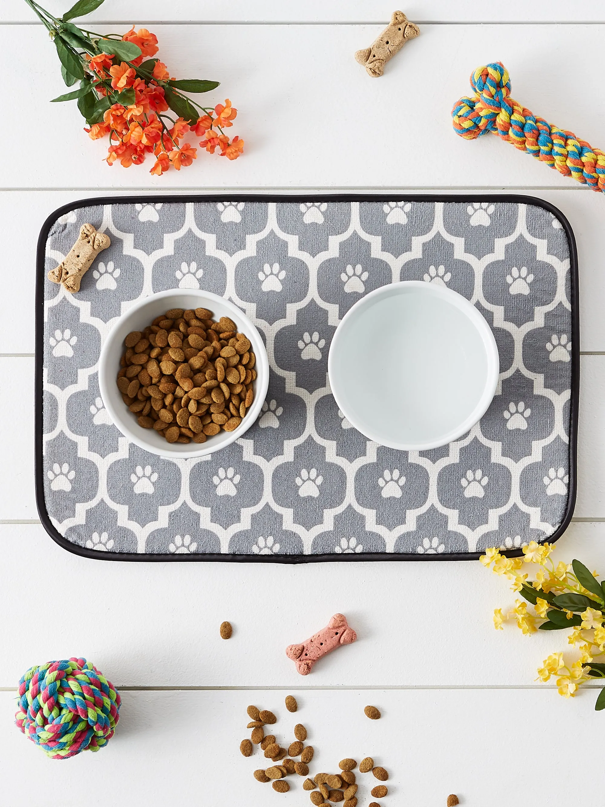 Gray/Off White Lattice Paw Pet Mat