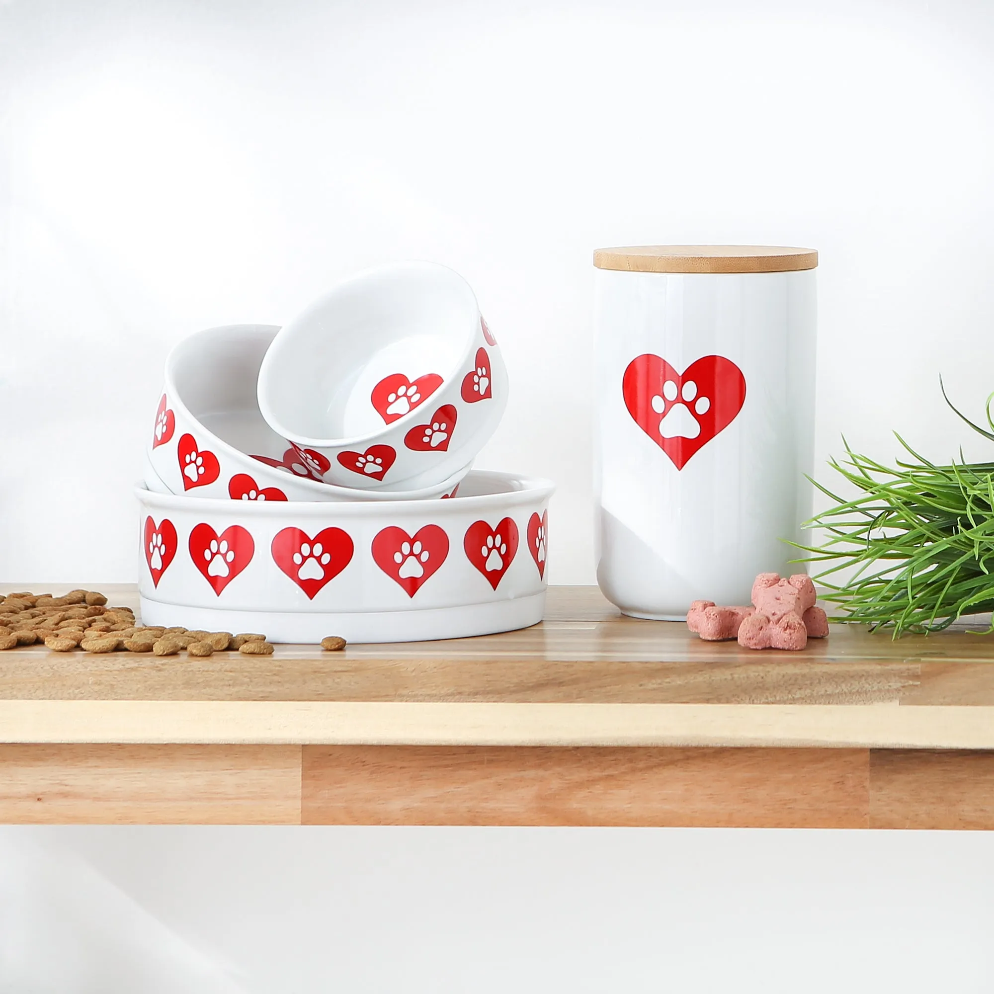 Heart Paw Pet Bowl Set/2, Large 3.75 C. Capacity